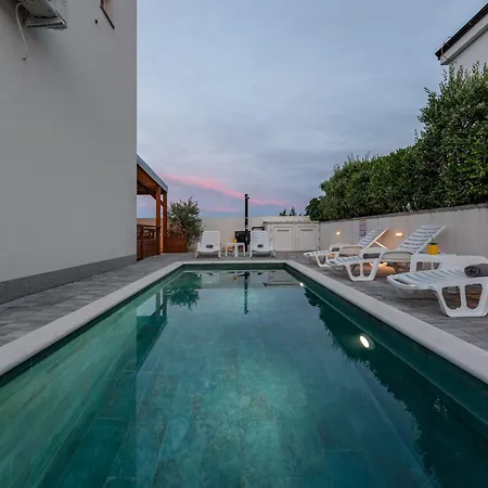 Len Mar Zadarvillas *