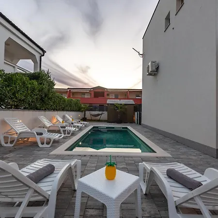Len Mar Zadarvillas * Vir