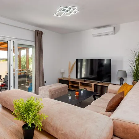 Len Mar Zadarvillas Vir