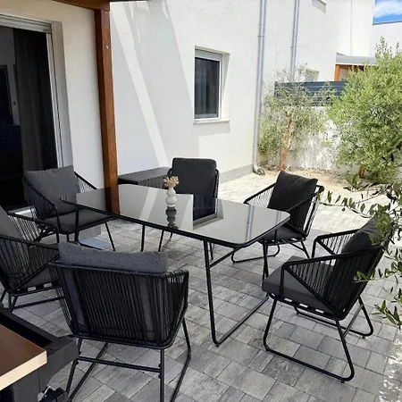 Len Mar Zadarvillas Vir